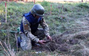 ДСНС_З-початку-року-піротехніками-було-вилучено-та-знищено-понад-2-тисячі-вибухонебезпечних-предметів