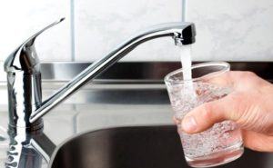 вода