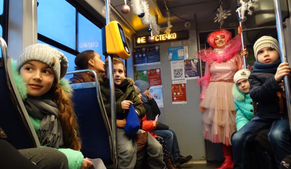 Новорічний вінницький трамвай вирушив у святковий рейс
