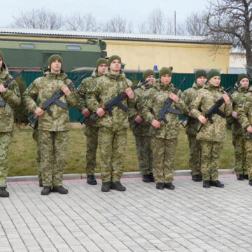 На Вінниччині присягнули на вірність Україні та Кордону 15 воїнів