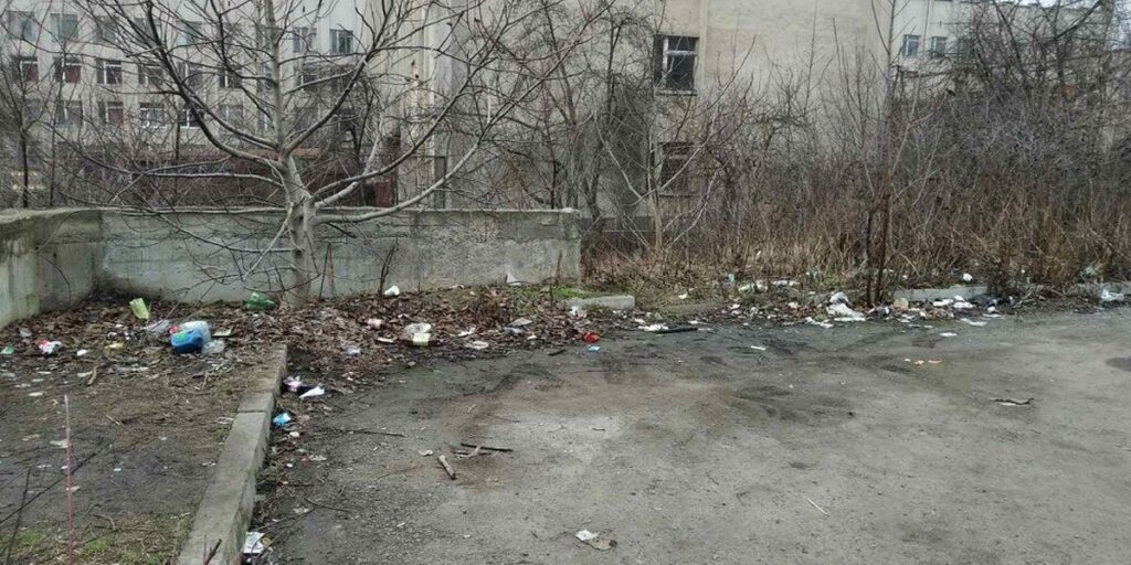 Технічний університет оштрафували за засмічену територію