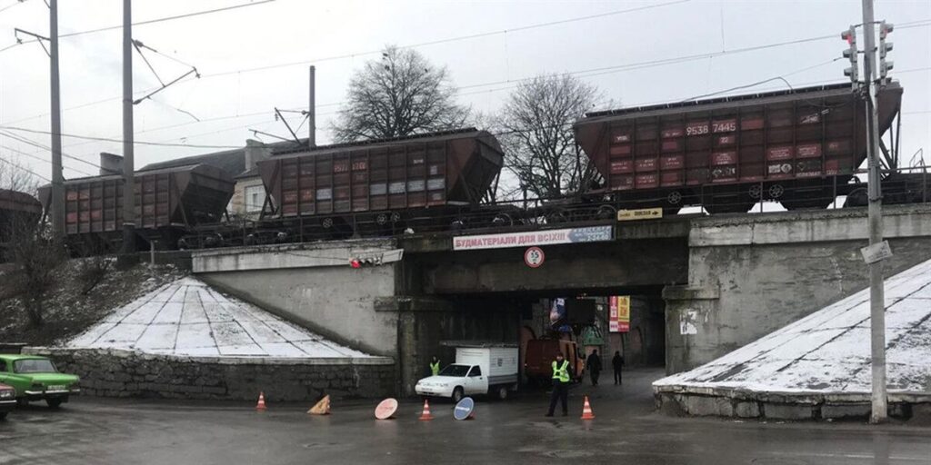 В центрі Жмеринки перекрили рух автомобілів