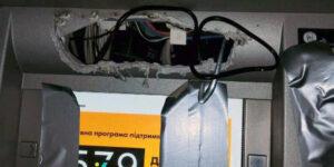 Як львівські наркомани намагались "хакнути" банкомат у Жмеринці