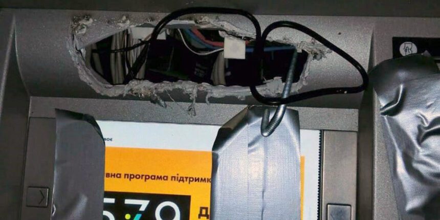 Як львівські наркомани намагались "хакнути" банкомат у Жмеринці