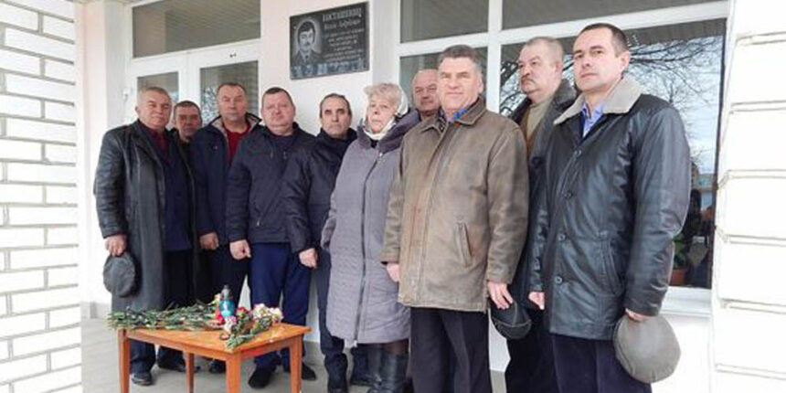 Меморіальну дошку воїну-афганцю Василю Косташенко відкрили у Піщанському районі