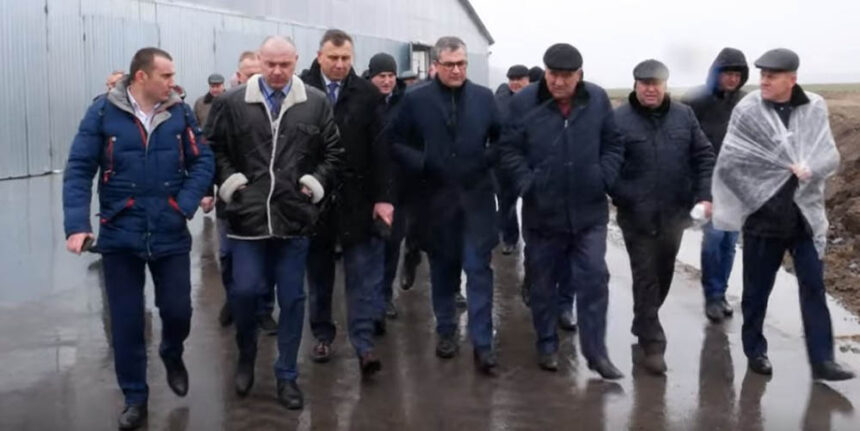Під час робочої поїздки до Мурованокуриловецького району голова Вінницької облдержадміністрації Владислав Скальський відвідав фермерське господарство «Велес Віта» та їнші важливі об'єкти.