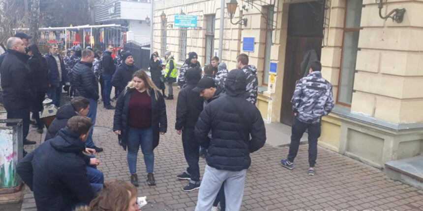 Суд обрав запобіжний захід затриманим за хуліганство у Жмеринці