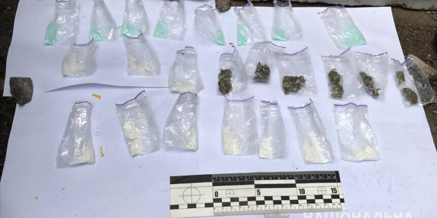 У Вінниці 30 пакетиків з наркотиками вилучили у студента