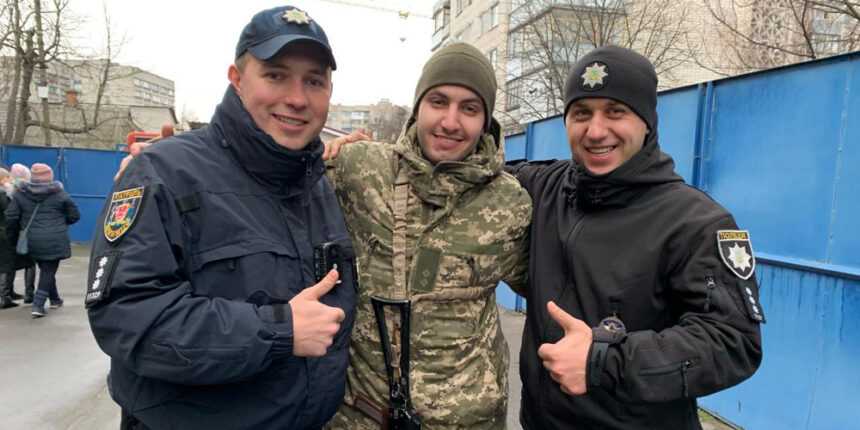 Вінницькі поліцейські змінили своїх колег, що несли службу на території ООС