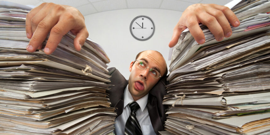 Майже 70% звітів Вінницької облдержадміністрації не потрібні Кабміну