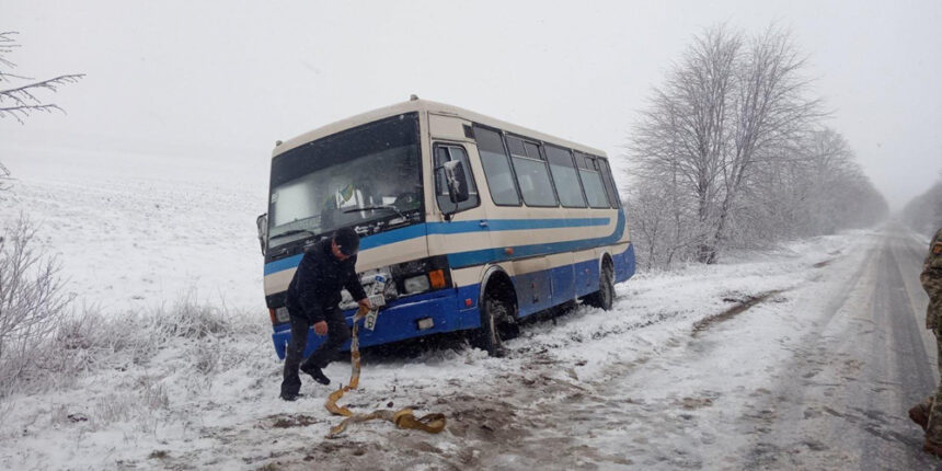 Погребищенські рятувальники надали допомогу водієві автобусу