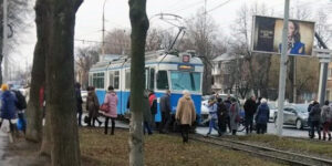 Потрійне ДТП на трамвайних коліях зупинило громадський транспорт у Вінниці