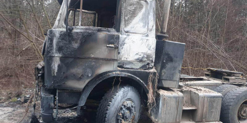 У Могилів-Подільському рятувальники зупинили пожежу тягяча