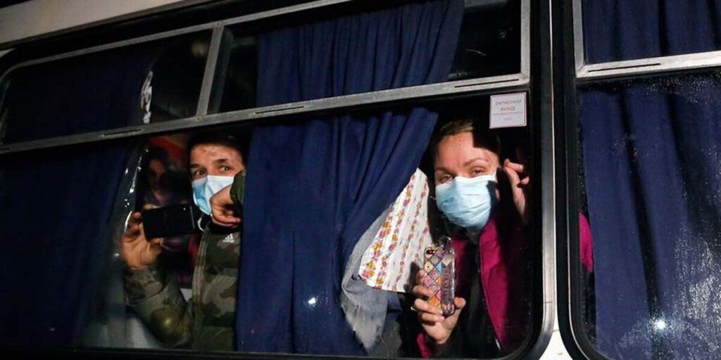 Вінничани про події у Нових Санжарах, де протестами зустріли евакуйованих з Уханя українців