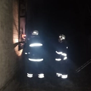 На Вінниччині рятувальники погасили пожежу двох приватних житлових будинків
