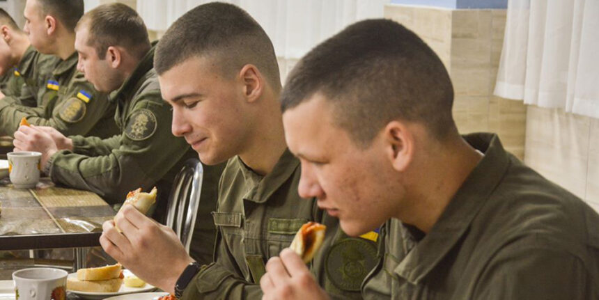 Вінницьких Нацгвардійців пригостили на Масляну майже тисячею млинців