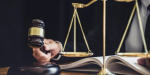 Суд Вінниці відклав розляд гучної справи за обвинуваченням колишнього оперативника у перевищенні службових повноважень