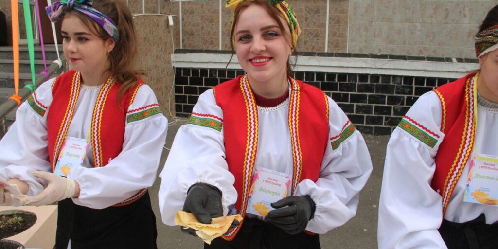 Понад 12 літрів молока і 13 кг борошна на млинці: як у Вінниці святкували Масляну