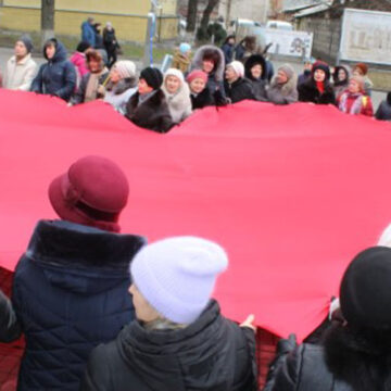 У Вінниці організували флешмоб «Відкрий серце для кохання»