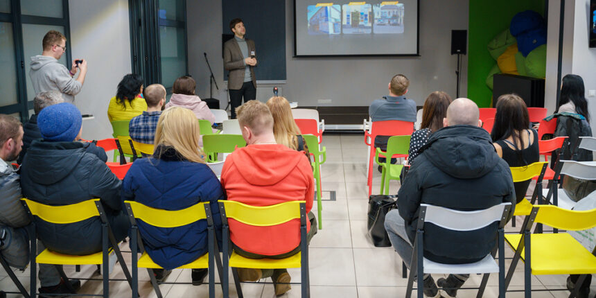 Власників приміщень центру Вінниці міста навчали розміщувати вивіски