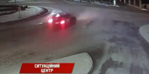 Водій під кайфом розтрощив у Вінниці декоративну огорожу на Гніванському шосе