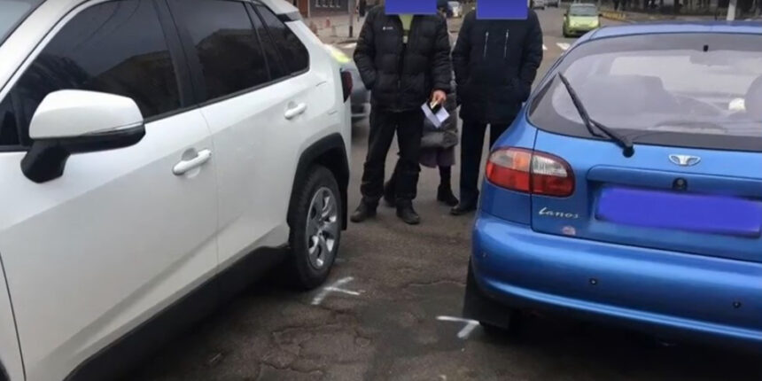 На перехресті у Вінниці Ланос зіткнувся з Тойотою