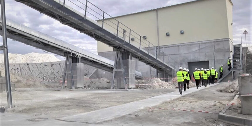 На заводі з виробництва каоліну, що в Козятинському районі, радять призупинити роботи