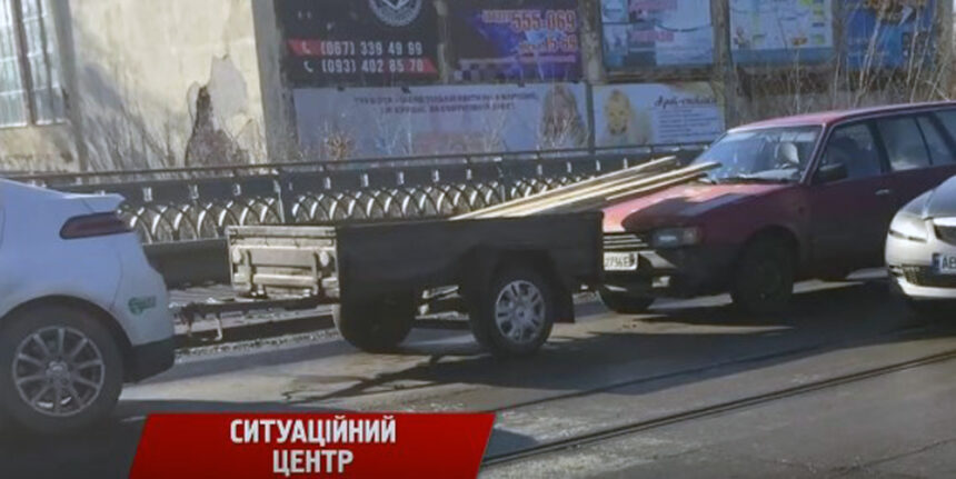 На центральному мосту Вінниці рух паралізувала ДТП