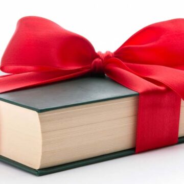 Найкращий подарунок – це книга. Як вибрати підходящу книгу на подарунок
