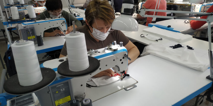 У Вінниці соціальне підприємство переорієнтувало роботу на виробництво захисних масок