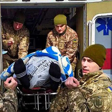Пораненим бійцям у вінницькому військовому госпіталі волонтери надали підтримку