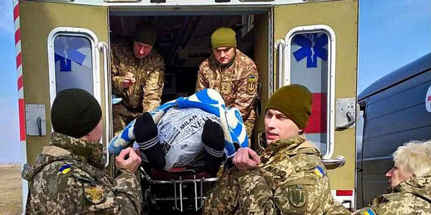 Пораненим бійцям у вінницькому військовому госпіталі волонтери надали підтримку