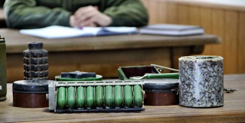 Канадські інструктори навчають калинівських гвардійців мінно-вибухової справи