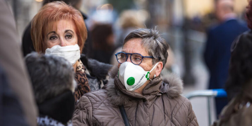 Вінничанка просить відпустити у карантин всіх, хто старше 50 років