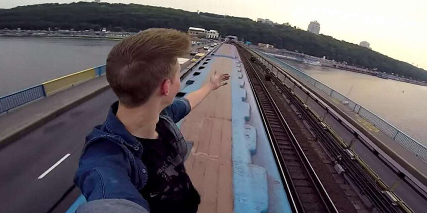 У Вінниці шукають донорів для школяра, якого вразило струмом на залізниці