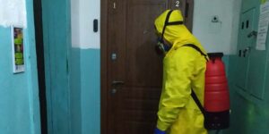 У багатоповерхівках Вінниці почали посилено дезинфікувати під'їзди