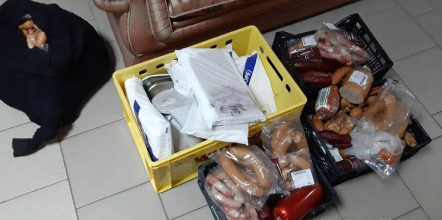 У Вінниці на автовокзалі пограбували та спалили "ковбасний кіоск"