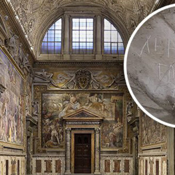 Вінничанки шокували мережу своїм написом на фресці Рафаеля у Ватикані