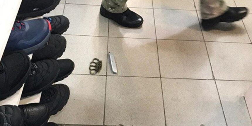 Патрульні Вінниці затримали підозрюваного в крадіжці у якого до всього ще й був кастет