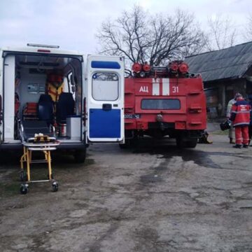 На Вінниччині чоловік отримав опіки, намагаючись погасити пожежу сухостоїв