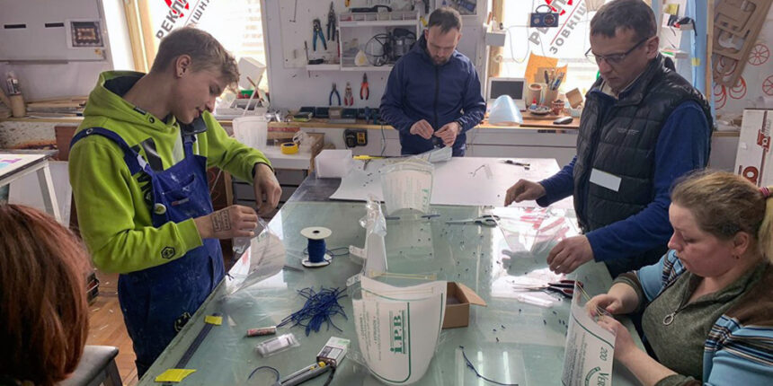 Вінницькі рекламщики безкоштовно виготовлятимуть для медиків захисні щитки