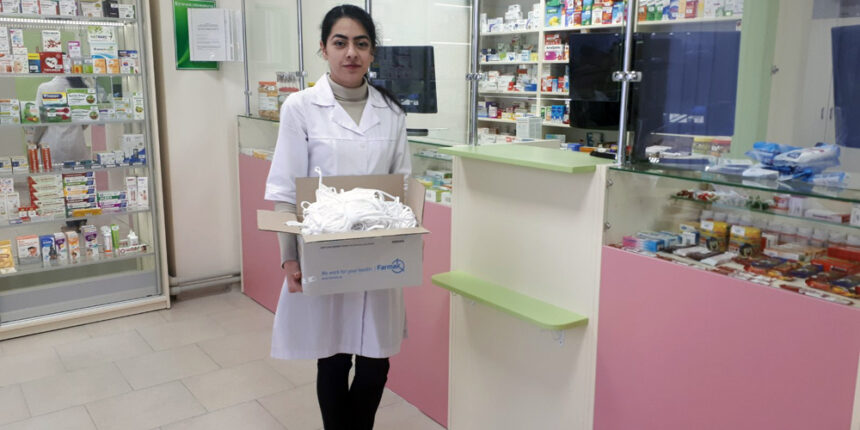 У Калинівці захисні маски роздають безкоштовно