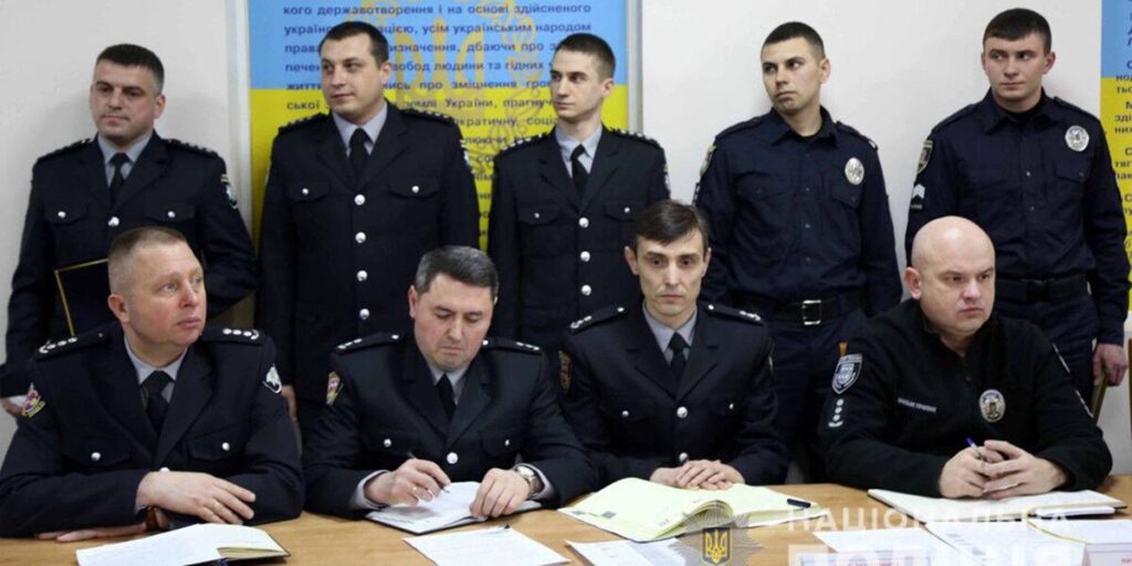 Жмеринських поліцейських та вінницького патрульного відзначили грамотами