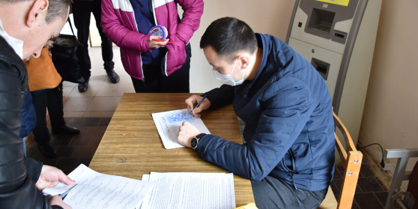 У Вінниці головам ОСББ роздають дезінфікуючі засоби «Санідез»