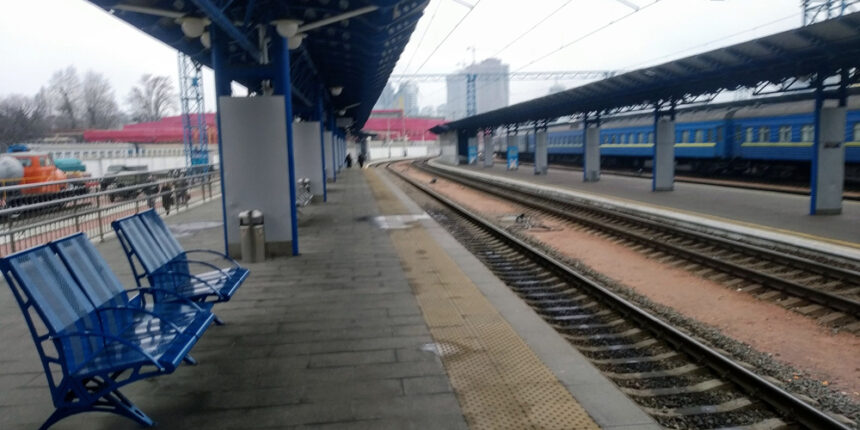 Пасажирські перевезення заборонили, кількість учасників масових заходів обмежили до десяти