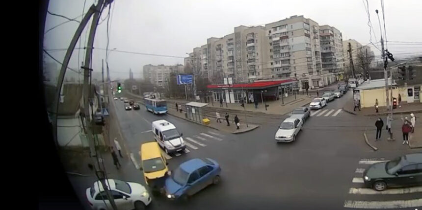 Потрійне ДТП у Вінниці - травмований у лікарні