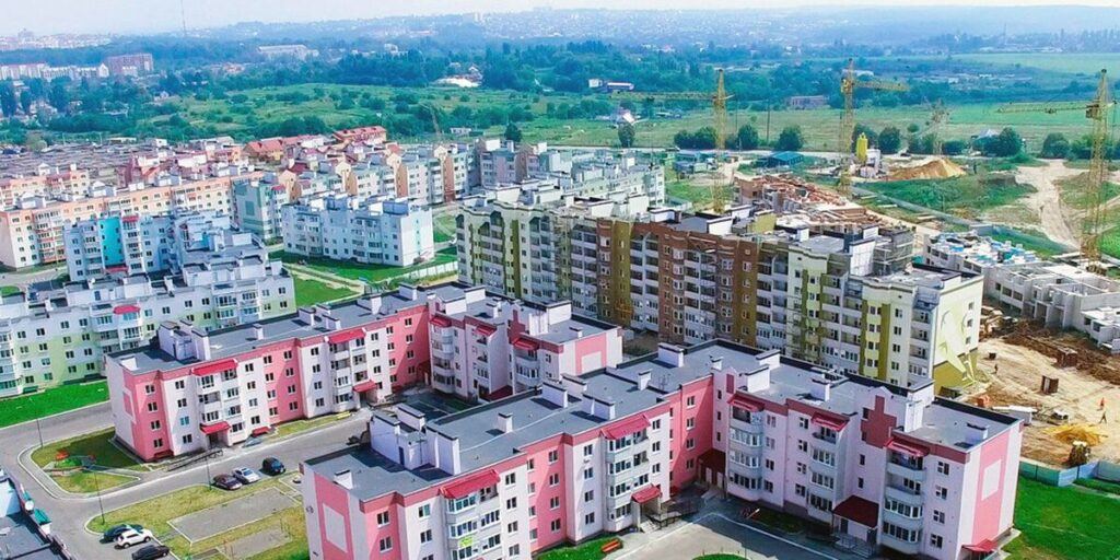 Мешканці мікрорайону «Академічний» у Вінниці вимагають знести самовільні паркани