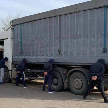 "Спеціалісти" з крадіжок товарів зі складів підприємців погоріли на Вінниччині