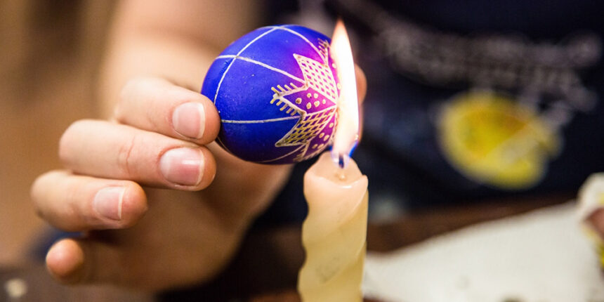 У Вінниці влаштовують майстер-класи з писанкарства