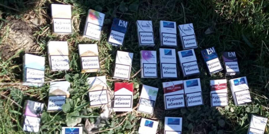 У Крижополі юнак виніс із магазина гроші, цигарки та телефонні картки